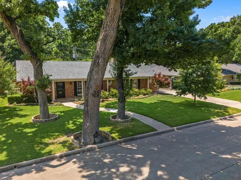 4109 Hartwood Drive, Fort Worth, TX 76109