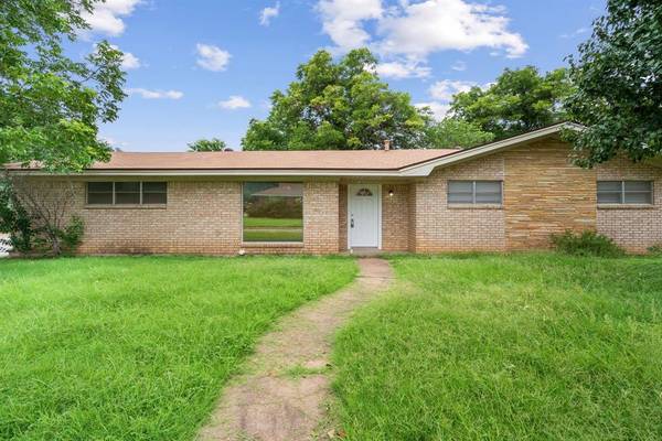 1895 N Mccart Street, Stephenville, TX 76401