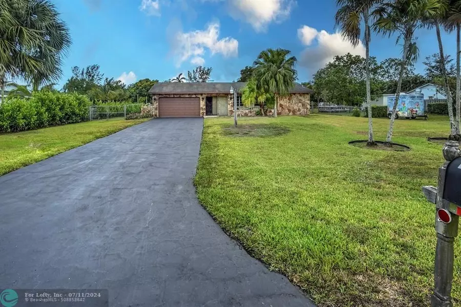 4977 SW 111th Terrace, Davie, FL 33328