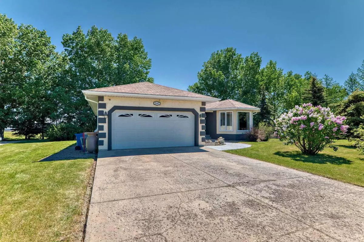 Carstairs, AB T0M 0N0,1107 Gleneagles DR