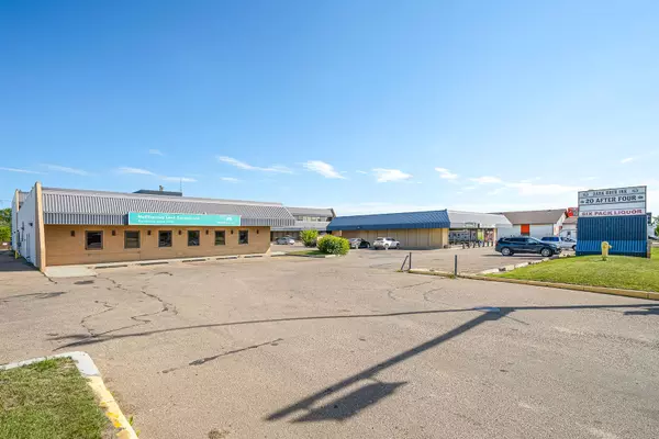 Lloydminster, AB T9V 2A1,5704 44 ST #Unit 116