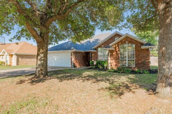 541 Pecos Street, Chandler, TX 75758