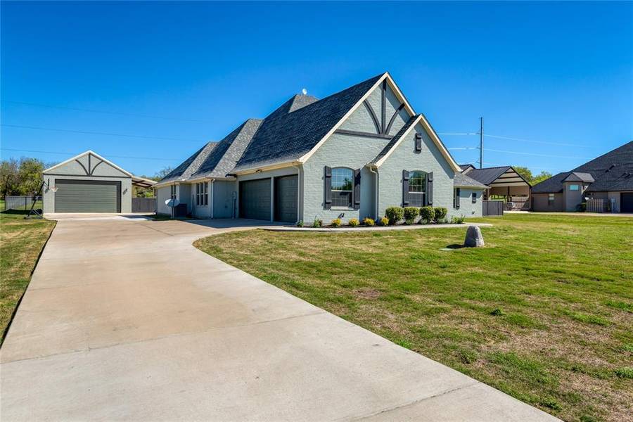 156 Star Point Lane, Weatherford, TX 76088