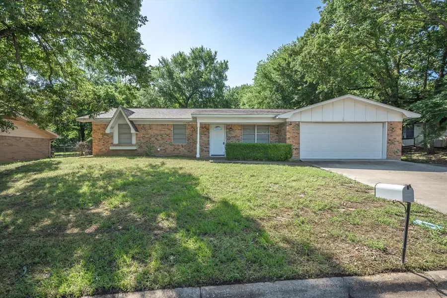 1318 Forrest Drive, Canton, TX 75103