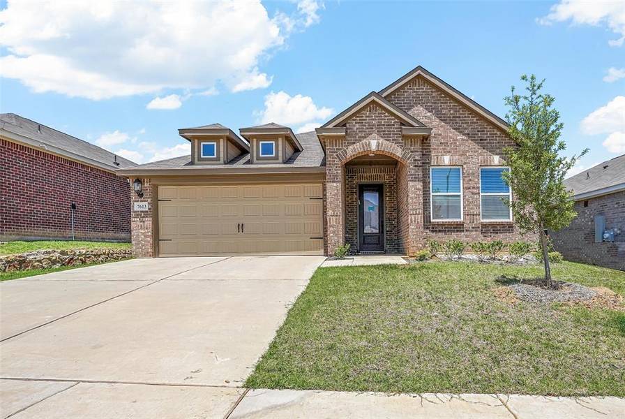 7613 Duck Bay Road, Fort Worth, TX 76120