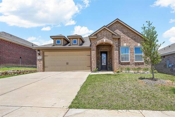 7613 Duck Bay Road,  Fort Worth,  TX 76120