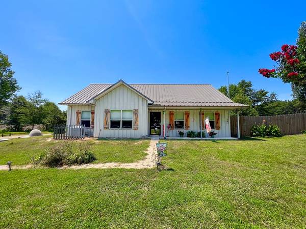 1482 Farm Road 21, Mount Vernon, TX 75457