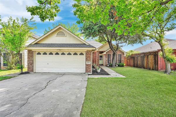 4808 Colonial Park Drive,  Haltom City,  TX 76117