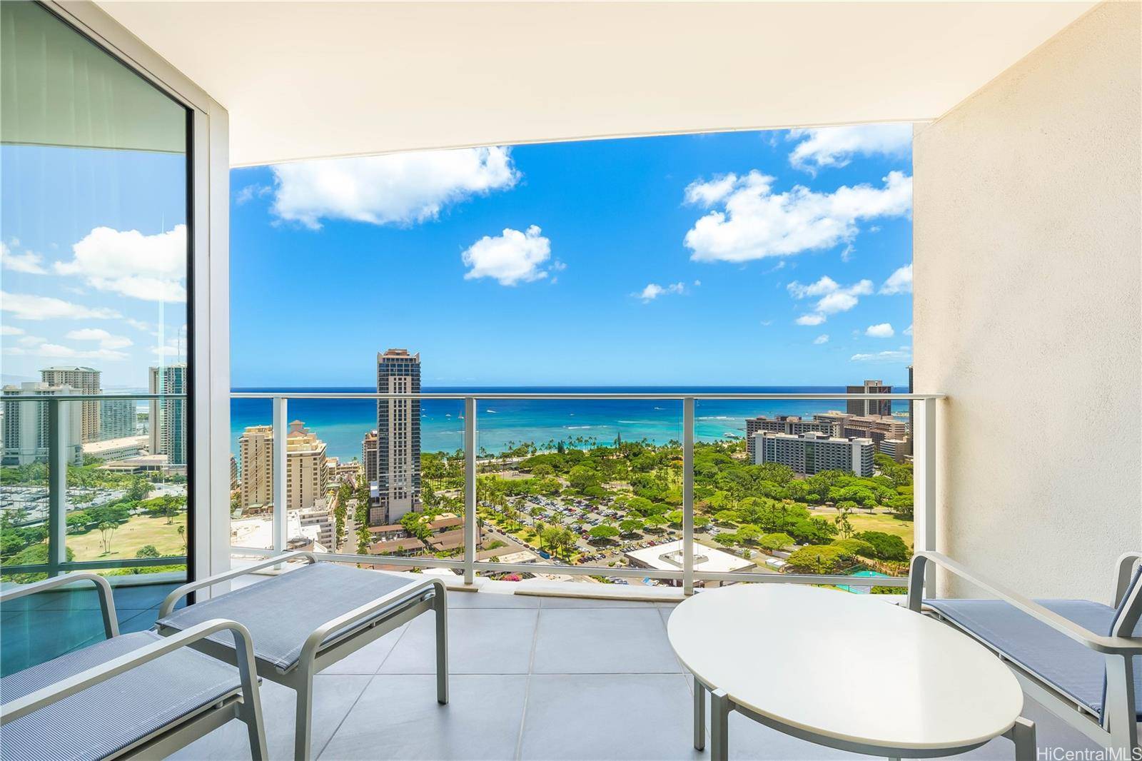 2139 Kuhio Avenue #3305, Honolulu, HI 96815
