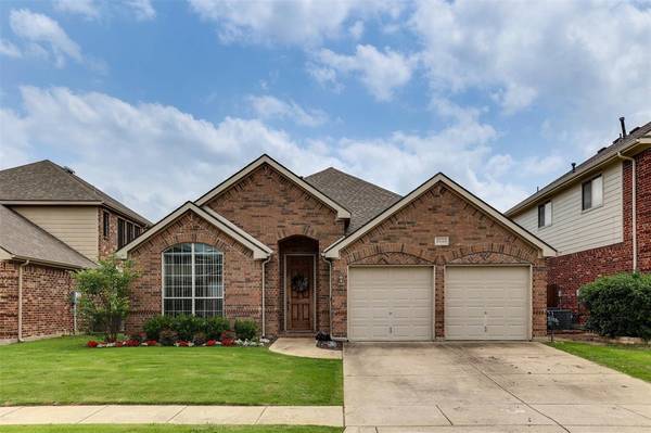 2549 Marina Drive, Grand Prairie, TX 75054