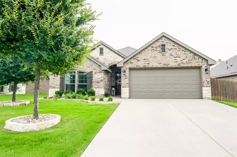 222 Buckskin Drive, Waxahachie, TX 75167