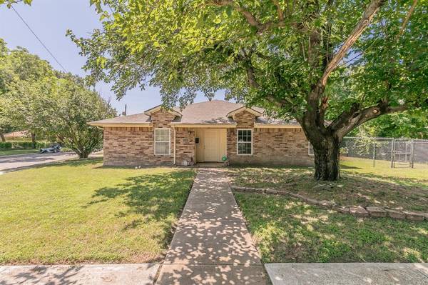 6836 Pecan Park Drive, Richland Hills, TX 76118