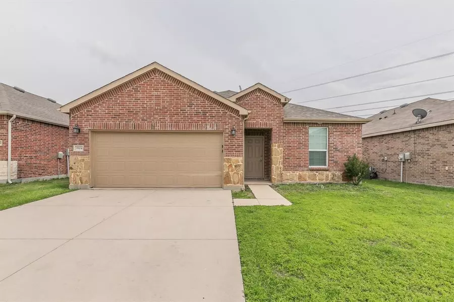 9904 Calcite Drive, Fort Worth, TX 76131