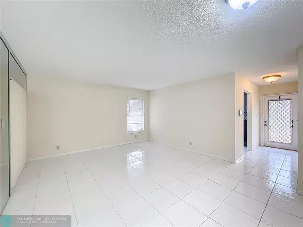 Boca Raton, FL 33496,8776 Tyrone Ter  #D