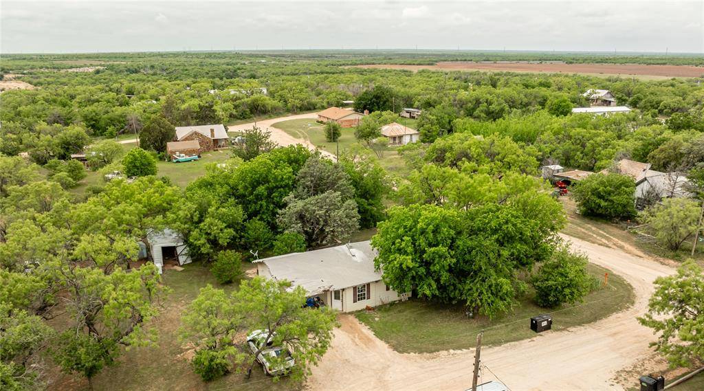 401 Avenue C, Lueders, TX 79533