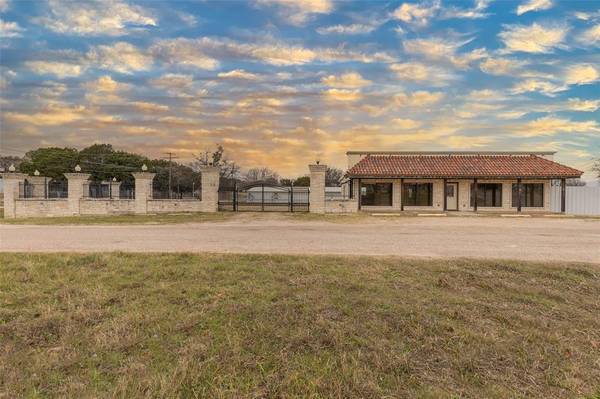 372 E Highway 22, Laguna Park, TX 76634