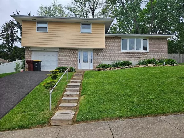 944 North Poplar Street, Whitehall Twp, PA 18052