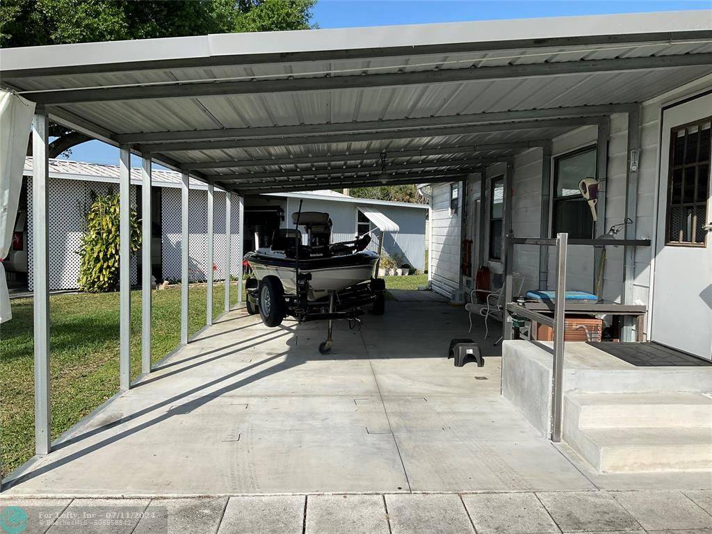 Moore Haven, FL 33471,1339 Old Lakeport Rd 2-A