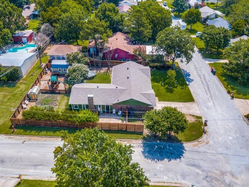 420 W Melody, Whitewright, TX 75491