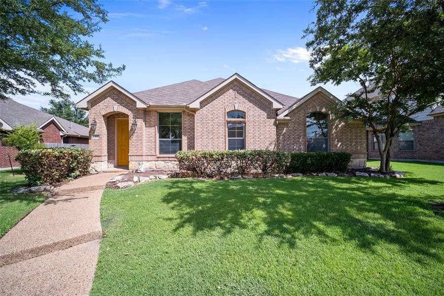 814 Meadow Flower Lane, Garland, TX 75043