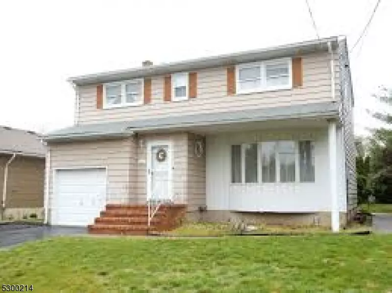 622 Elmwood Ter, Linden City, NJ 07036