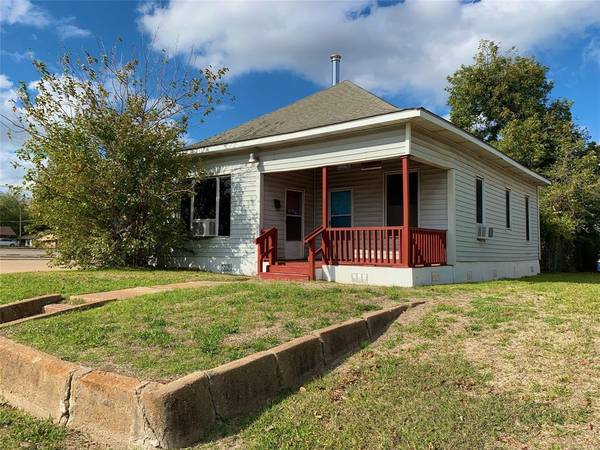 725 W Woodard Street, Denison, TX 75020