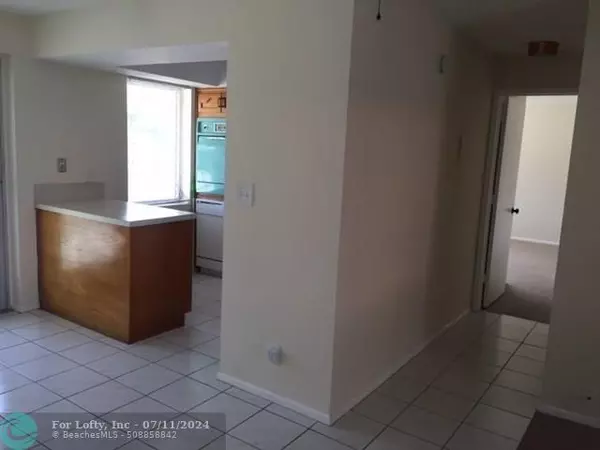 Fort Lauderdale, FL 33306,2857 NE 32nd St  #27