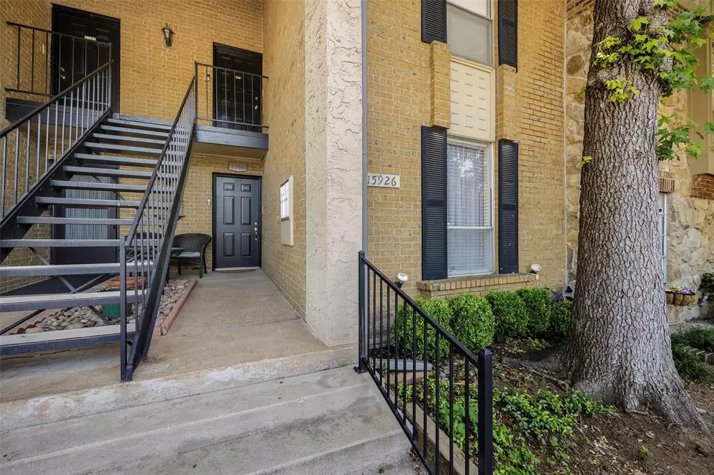 Dallas, TX 75248,15926 Club Crest Drive #1106