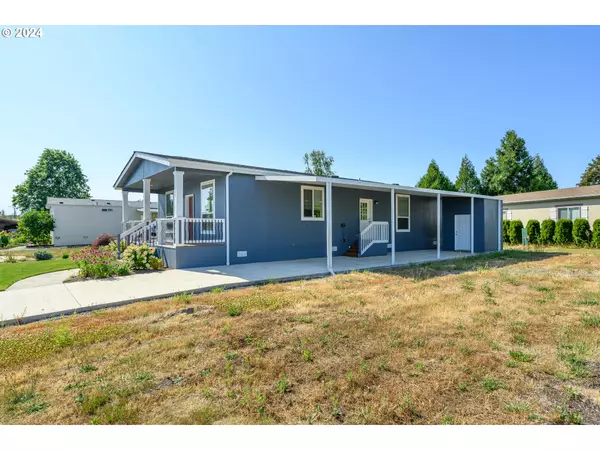 Mc Minnville, OR 97128,4155 NE Three Mile LN #137