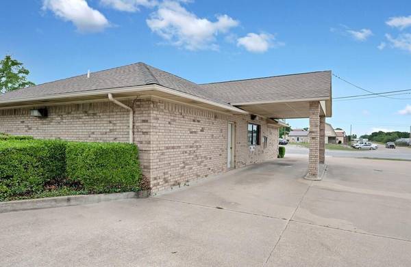 Clifton, TX 76634,411 E Hwy 22