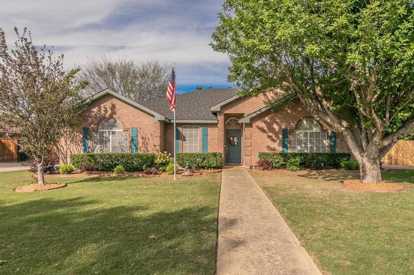 621 Whitetail Deer Lane, Crowley, TX 76036