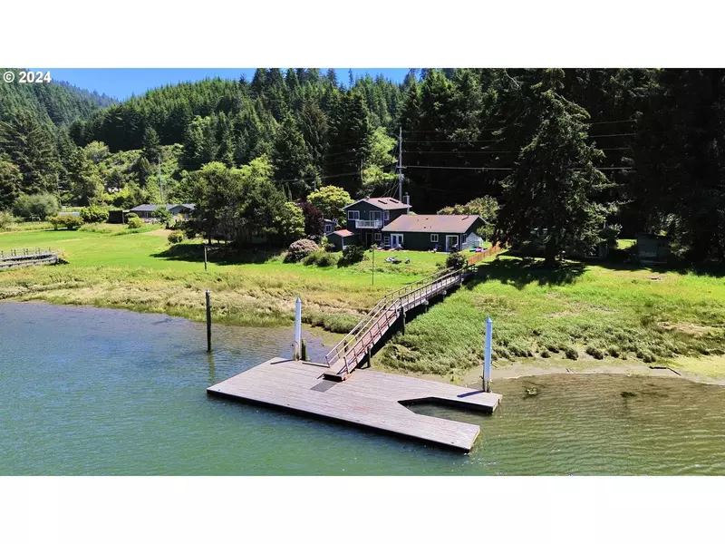 4587 E ALSEA HWY, Waldport, OR 97394