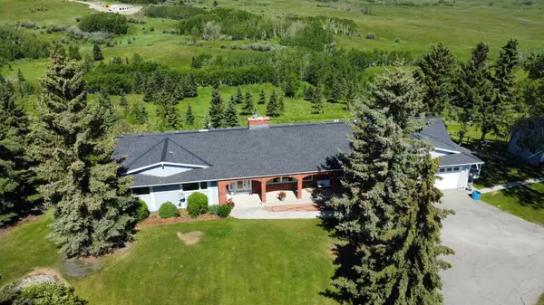 75 Cherry Valley CT,  Rural Rocky View County,  AB T3R 1C9