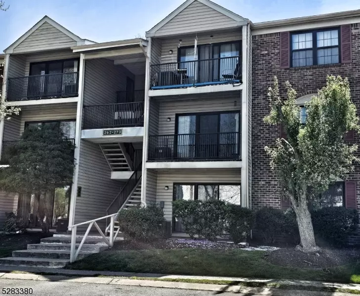 272 Hampshire Ct #27, Piscataway Twp., NJ 08854