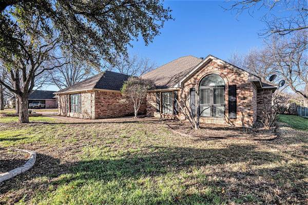 8902 Pleasant Hill Drive, Granbury, TX 76049