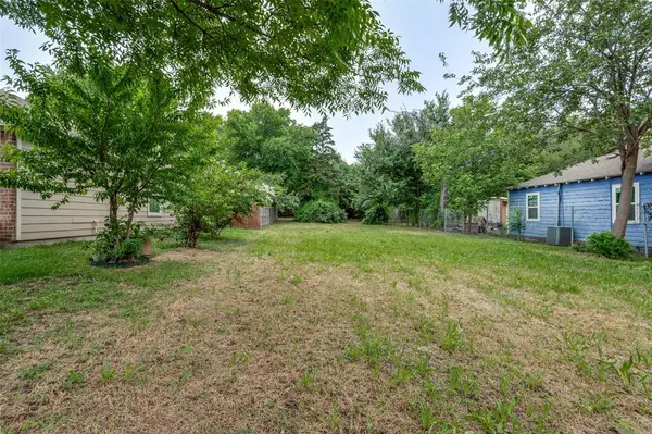 2519 Fernwood Avenue, Dallas, TX 75216