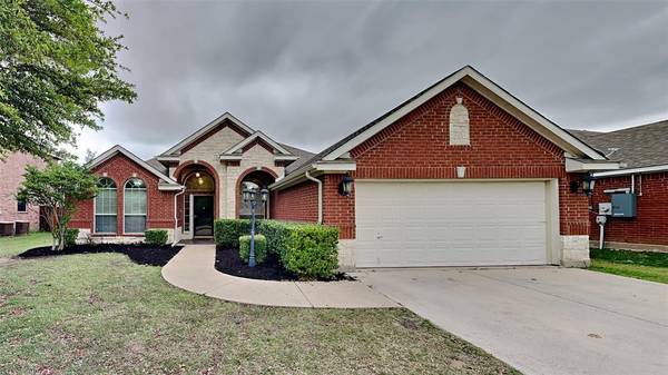 956 Sherry Lane, Saginaw, TX 76179