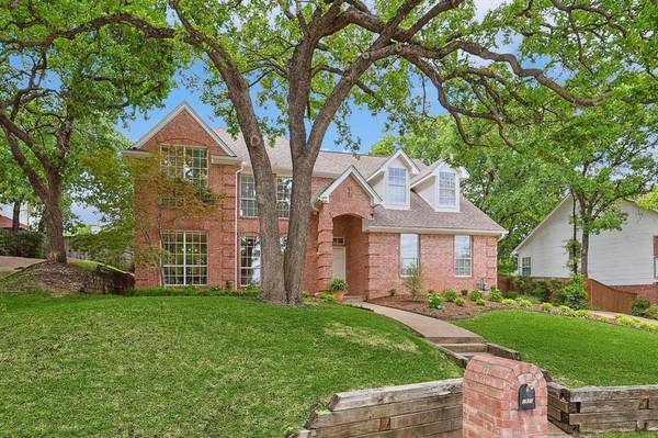 2931 River Crest Street,  Grapevine,  TX 76051