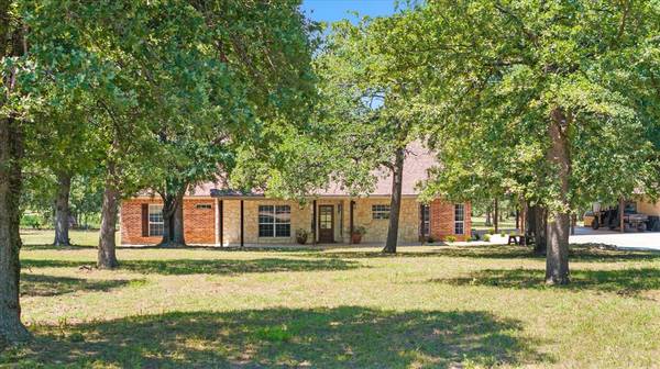 4000 Lazy Bend Road, Millsap, TX 76066