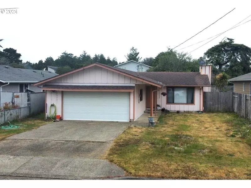 1065 7TH ST, Florence, OR 97439