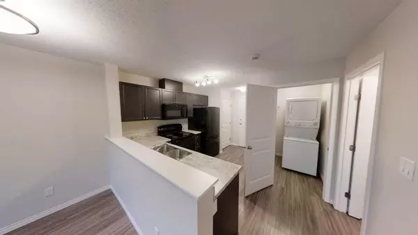 Grande Prairie, AB T8V7G4,10521 84 AVE #406