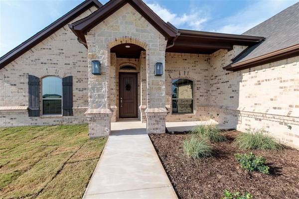 1004 Hope Court,  Azle,  TX 76020