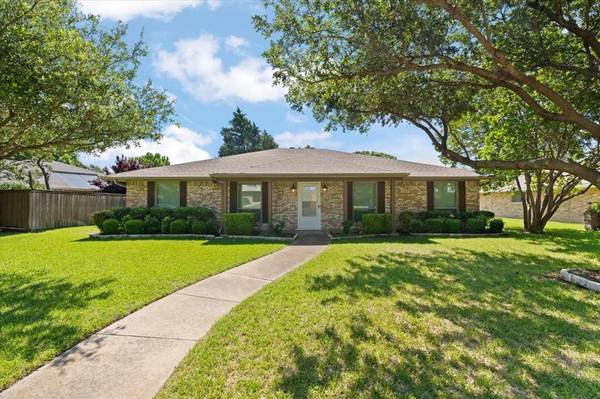 2814 Forest Grove Drive,  Richardson,  TX 75080