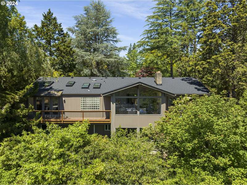 2550 SW SCENIC DR, Portland, OR 97225