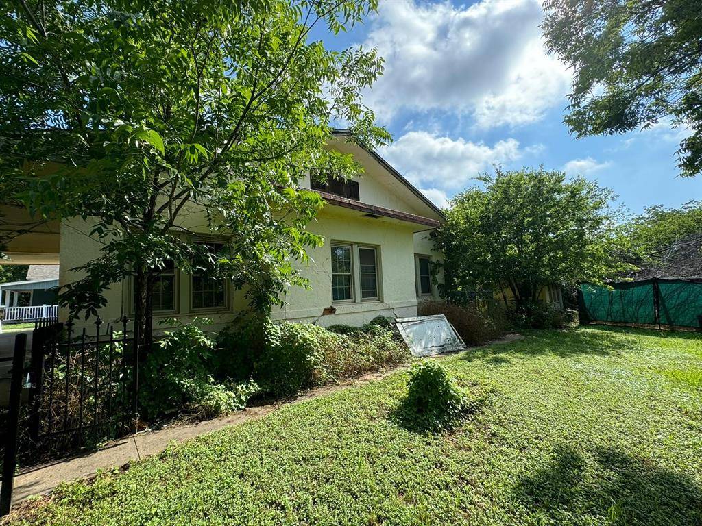 Mineral Wells, TX 76067,811 5th Avenue