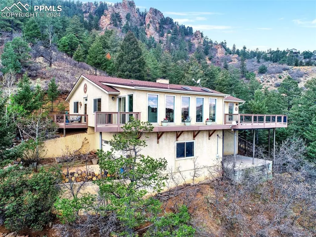 Manitou Springs, CO 80829,2137 Scrub Oak RD