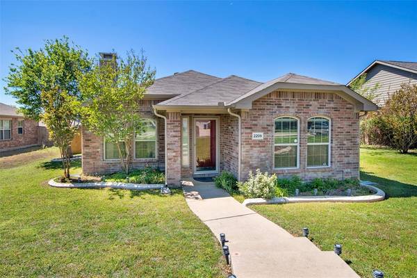 2209 Julian Drive, Mckinney, TX 75071