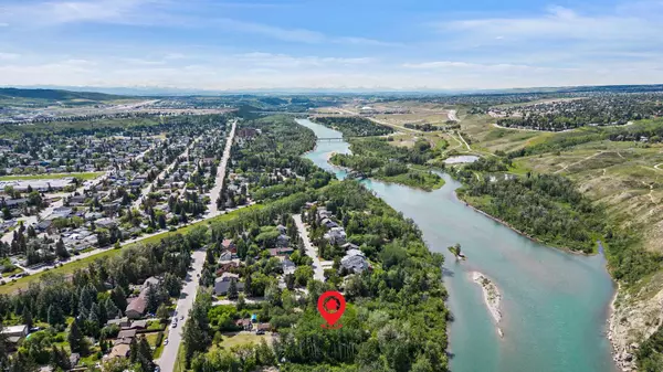 Calgary, AB T3B 2B9,7232 Bow CRES NW