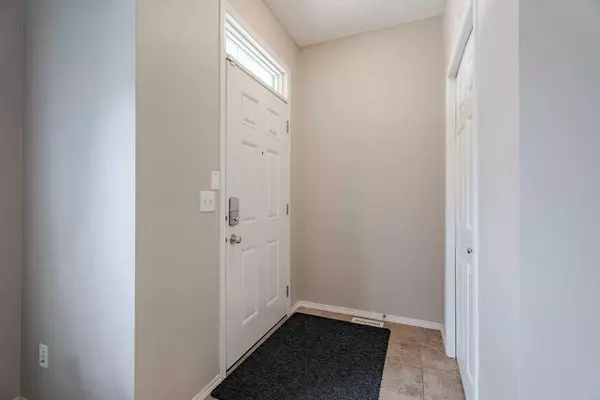 Calgary, AB T3K 0E2,43 Covehaven Mews NE