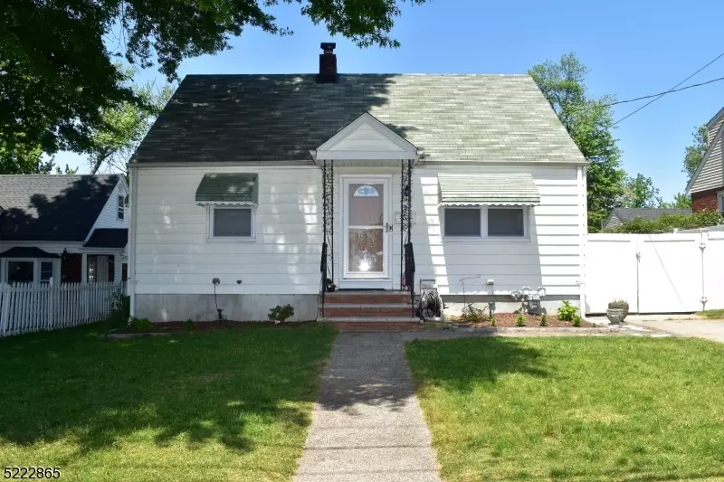 233 Rudolph Ave, Elmwood Park Boro, NJ 07407